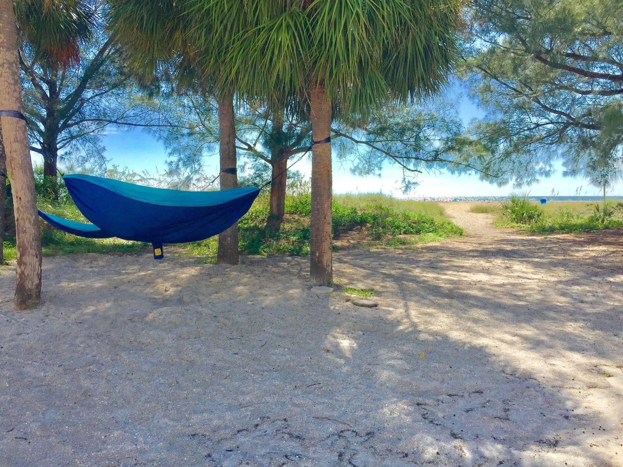 The Molloy - Treasure Island Suites & Cottages セント・ピート・ビーチ エクステリア 写真