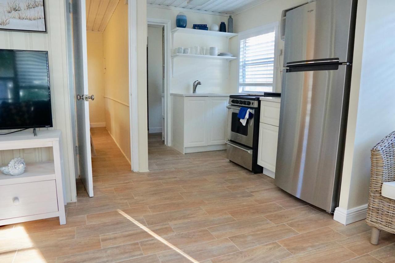 The Molloy - Treasure Island Suites & Cottages セント・ピート・ビーチ エクステリア 写真