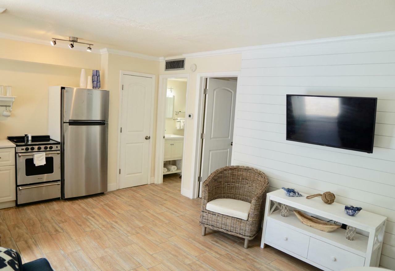 The Molloy - Treasure Island Suites & Cottages セント・ピート・ビーチ エクステリア 写真