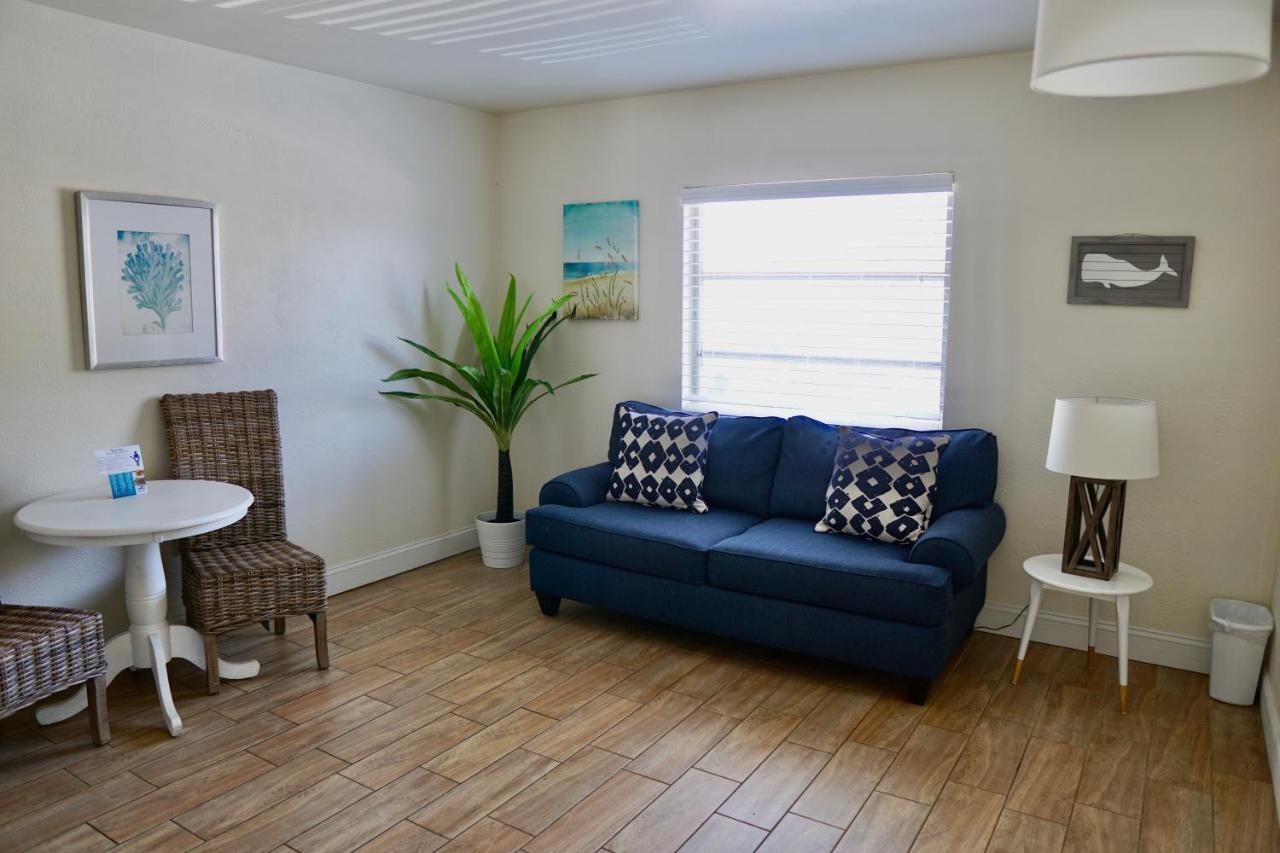 The Molloy - Treasure Island Suites & Cottages セント・ピート・ビーチ エクステリア 写真