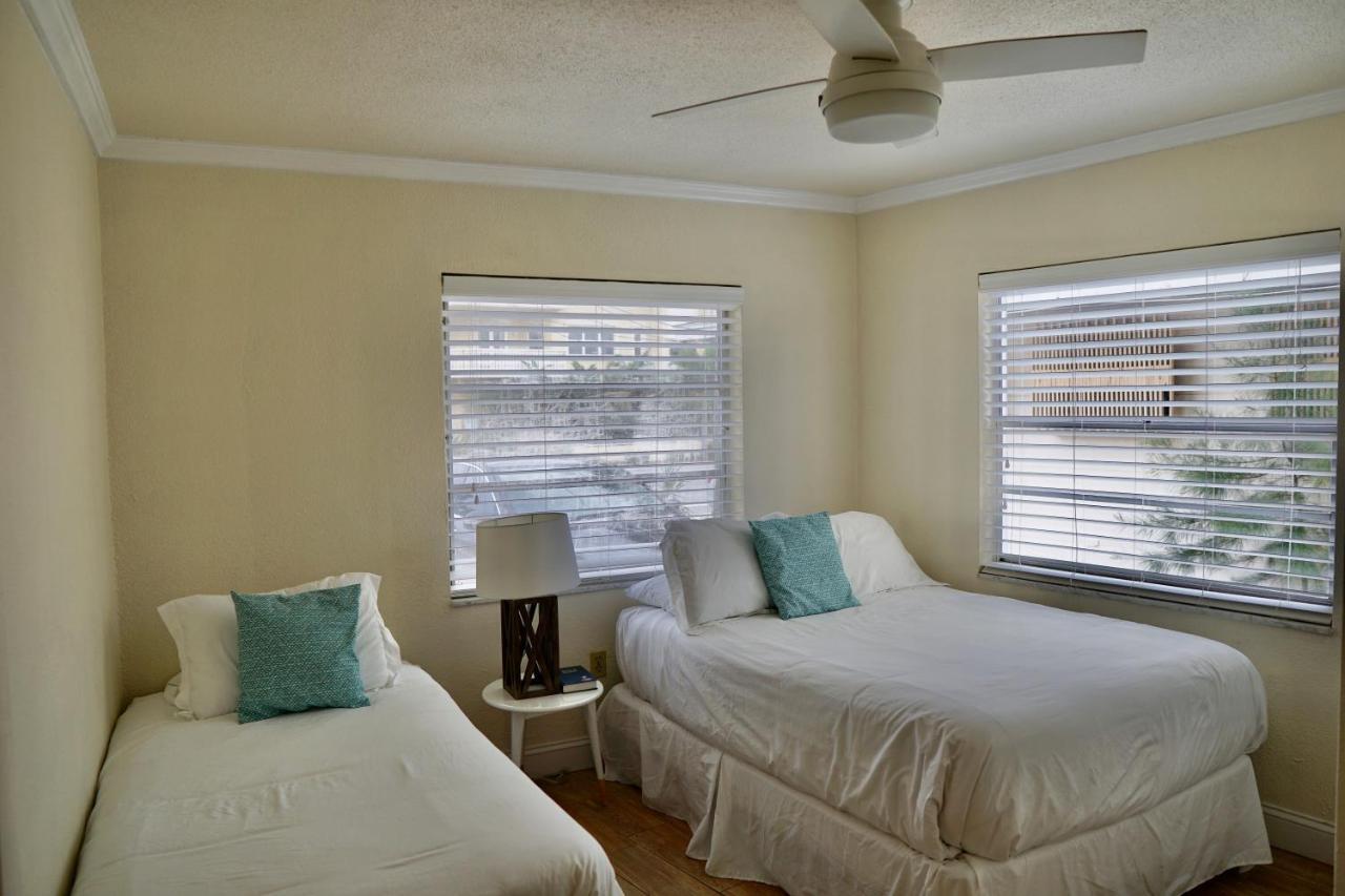The Molloy - Treasure Island Suites & Cottages セント・ピート・ビーチ エクステリア 写真